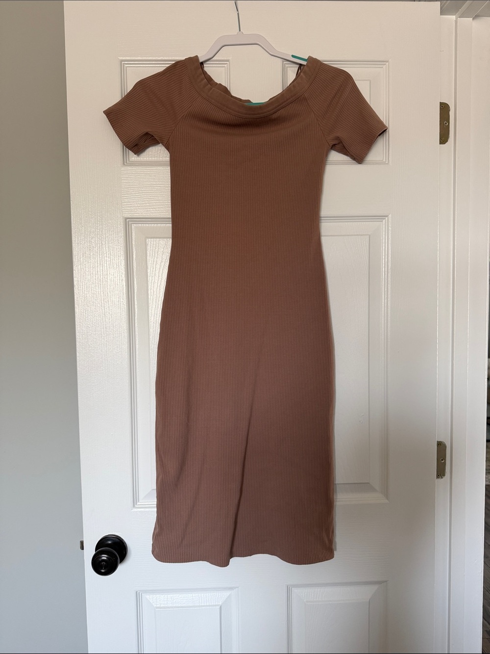 Universal Thread Ribbed Short Sleeve Midi Dress in Brown